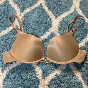 VICTORIA SECRET BOMBSHELL PLUNGE